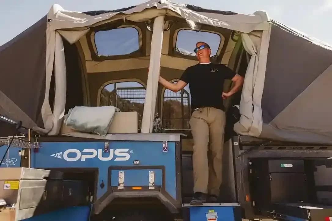 OPUS OP4 towed by a Rivian R1T in Coyote Canyon