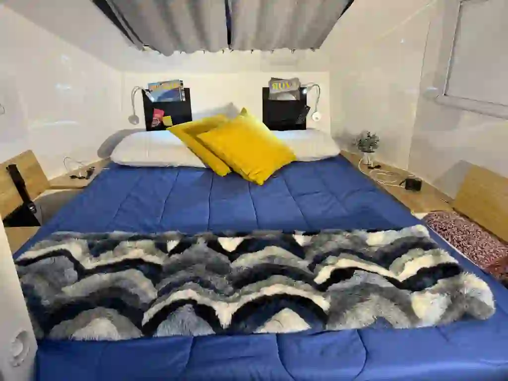 OP17, Bed through from the lounge